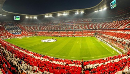 【海星体育网址】泰山队登泰山祈福迎接新赛季 方昊率先登顶 主帅郝伟，专注把联赛完成好