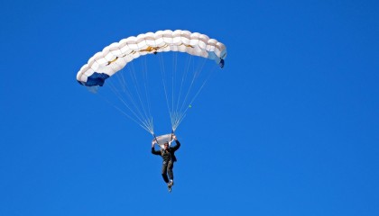【海星体育网址】火箭站在十字路口，交易欧文的诱惑与重建逻辑的博弈