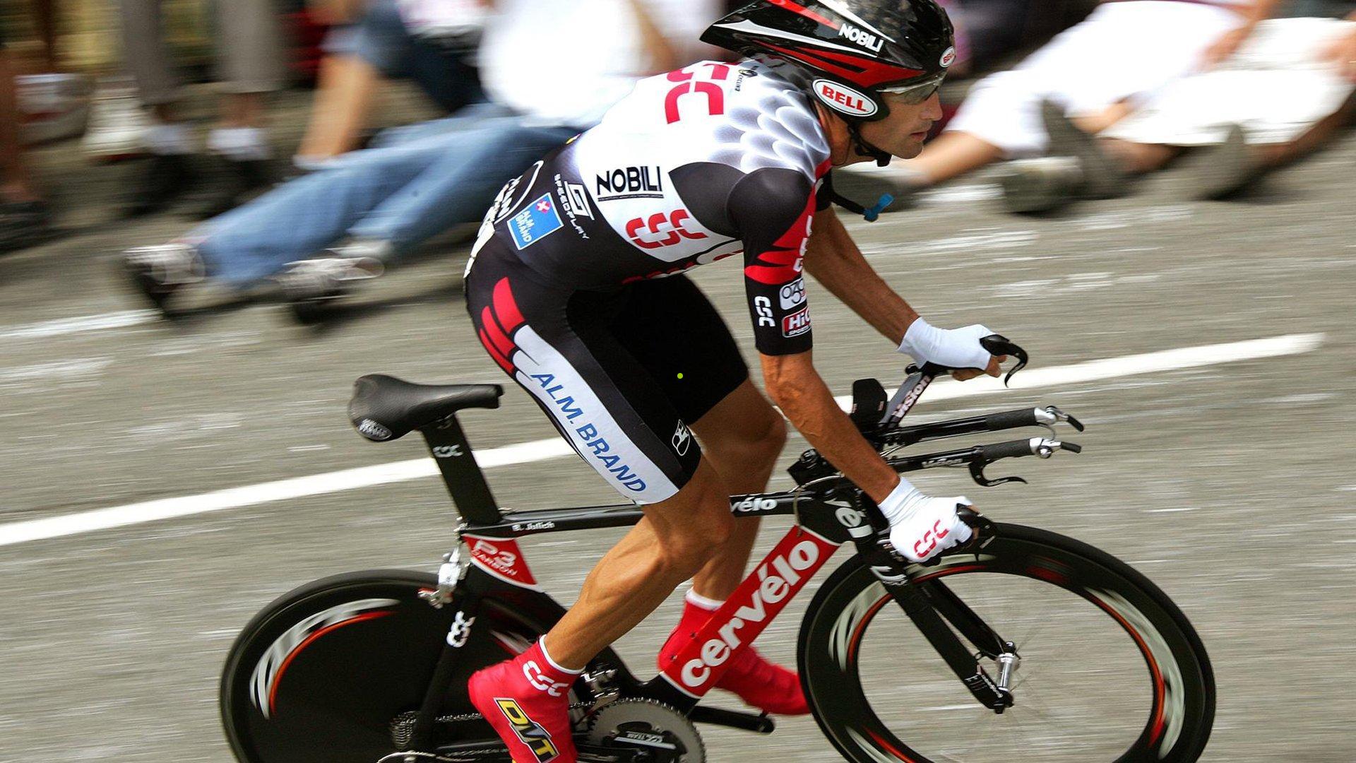 转会窗倒计时!某俱乐部陷入引援困局,现在能来谁就是谁